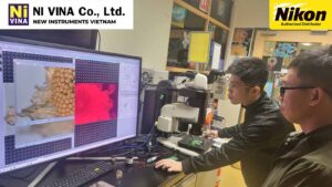 Kỹ sư Nivina được đào tạo trực tiếp trên hệ thống SMZ25 tự động